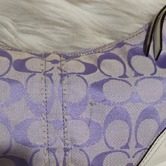 SALE! RARE! Coach Lavender Iris/White Signature Small Hobo Bag - Picture 4 of 16
